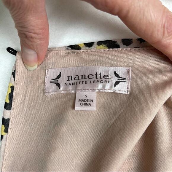 Nanette Lepore Blouse Size S Pink Leopard Print Keyhole Back Ruffle Cuffs NEW - Picture 6 of 8